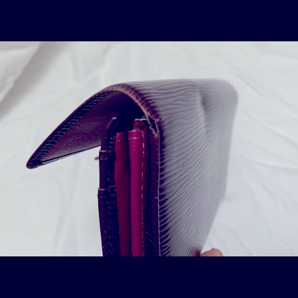 Louis Vuitton Long Epi Leather Wallet - Picture 7 of 11